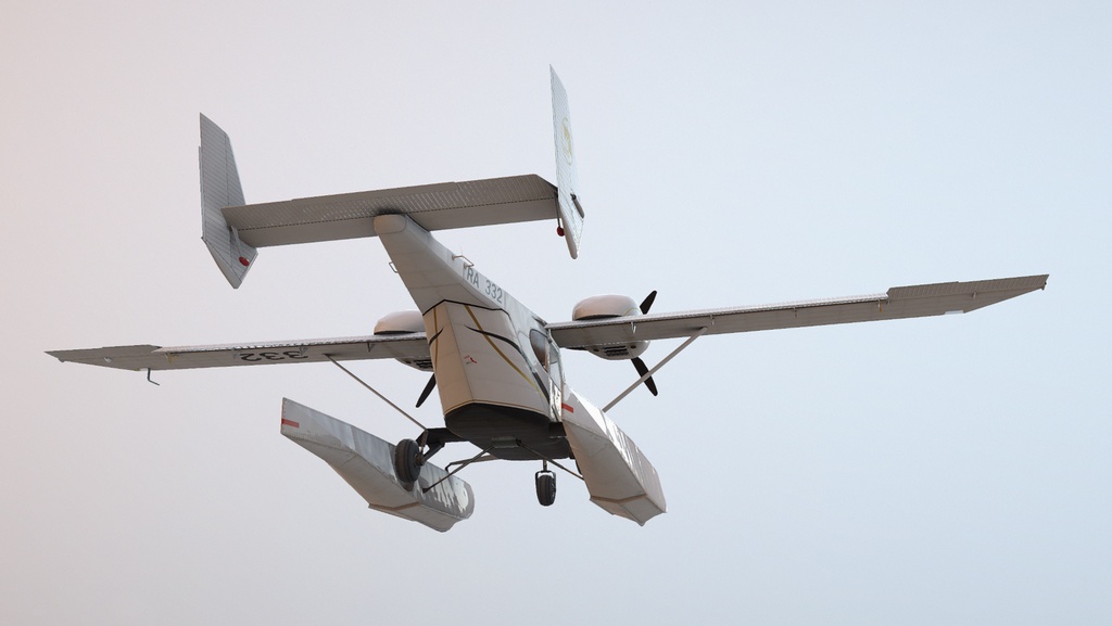 ScreenShot_Accord-201_Floatsplane_BlackGoldLinesLivery___019.jpg